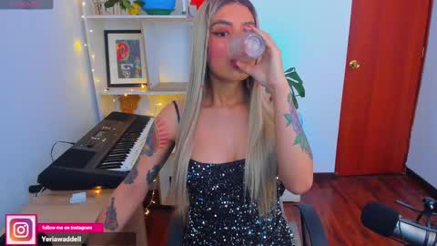 Snapshot of yeriawaddell_ chatting on December 25, 3:06 pm yeriawaddell online show from December 25, 3:06 pm