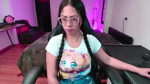 yesie_hot2 online show from October 28, 2:15 am