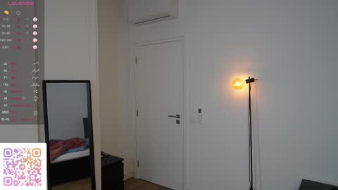 Kiki online show from November 22, 3:55 pm