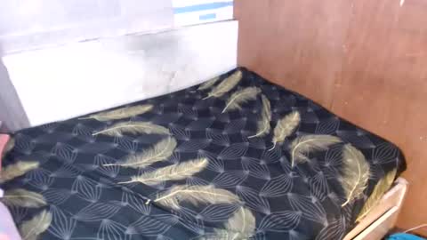 Snapshot of yhang_slut chatting on January 2, 2:33 am yhang_slut online show from January 2, 2:33 am