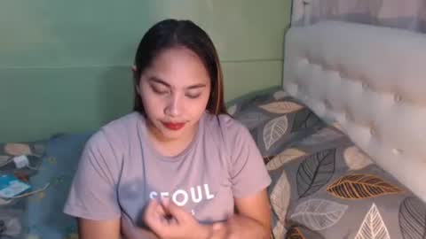 Snapshot of yhang_slut chatting on October 5, 9:51 am yhang_slut online show from October 5, 9:51 am