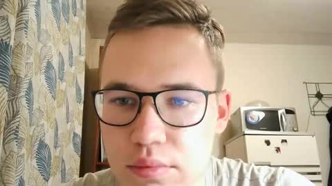 Yminoske online show from November 16, 3:28 pm