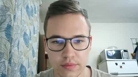 Yminoske online show from December 1, 11:37 am