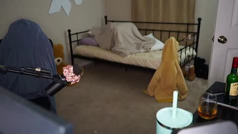 Palmela Handerson online show from January 3, 8:10 am