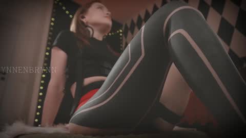 ynnenbrynn online show from December 5, 10:44 am