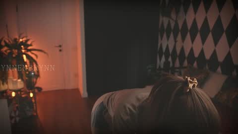 ynnenbrynn online show from December 16, 11:01 am