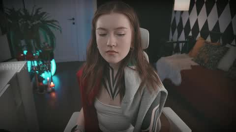 ynnenbrynn online show from December 26, 7:56 am