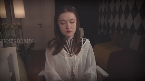 ynnenbrynn online show from January 3, 10:20 am