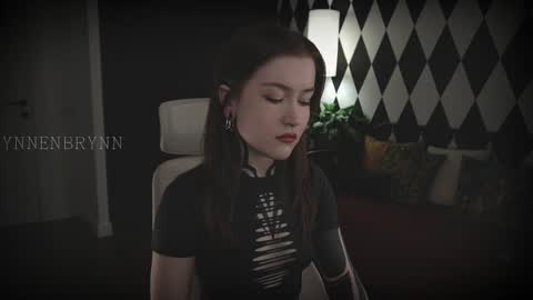 ynnenbrynn online show from January 15, 7:05 am