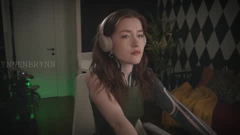 ynnenbrynn online show from January 22, 11:01 am