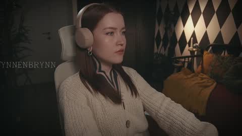 ynnenbrynn online show from January 24, 9:28 am