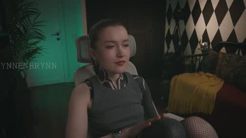 ynnenbrynn online show from January 26, 12:01 pm