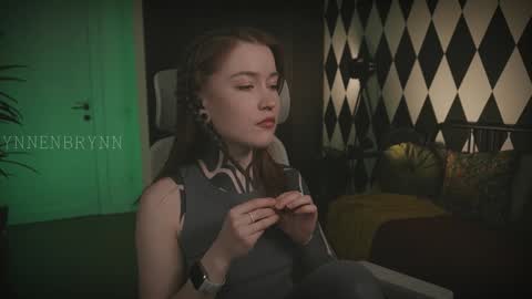 ynnenbrynn online show from February 7, 8:33 am