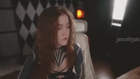 ynnenbrynn online show from September 10, 7:52 am