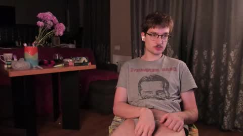 Max online show from November 15, 4:43 am