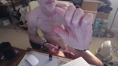 Snapshot of yogaman010173 chatting on February 13, 12:32 pm yogaman online show from February 13, 12:32 pm