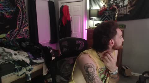 Snapshot of yogurtmaker chatting on December 7, 3:25 am Yogurtmaker online show from December 7, 3:25 am