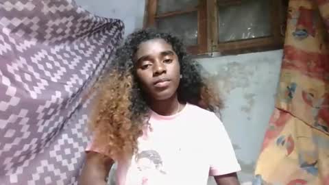 yolandrina05 online show from September 14, 1:27 am