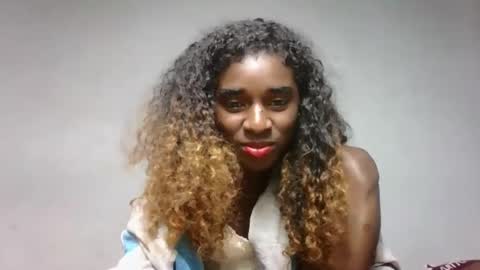 yolandrina05 online show from September 19, 6:30 pm