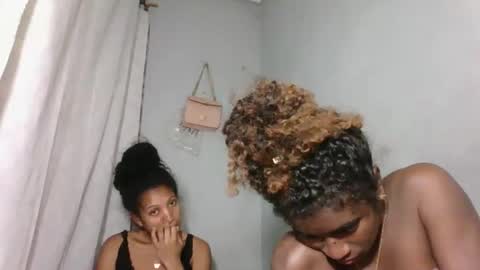 yolandrina05 online show from October 2, 9:44 pm