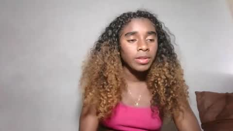 yolandrina05 online show from October 5, 6:39 pm