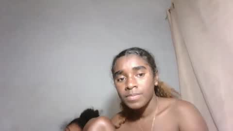 yolandrina05 online show from October 10, 9:30 am