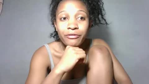 yolandrina05 online show from October 15, 8:31 pm