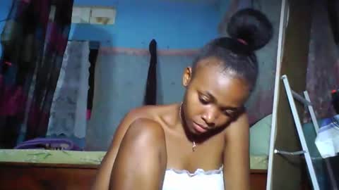 yolandrina05 online show from November 28, 1:58 pm