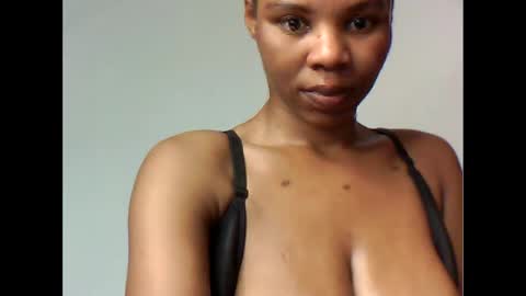 amazingkellyxx online show from October 17, 7:44 am