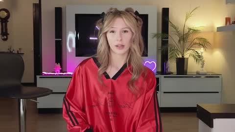  Wilma  online show from November 28, 3:47 pm