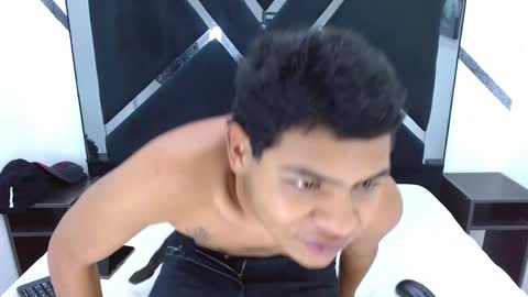 Snapshot of yordi_alpha chatting on October 23, 12:26 pm Yordi online show from October 23, 12:26 pm