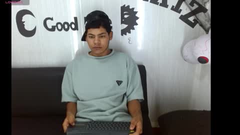 Snapshot of yordi_alpha chatting on November 1, 1:57 pm Yordi online show from November 1, 1:57 pm