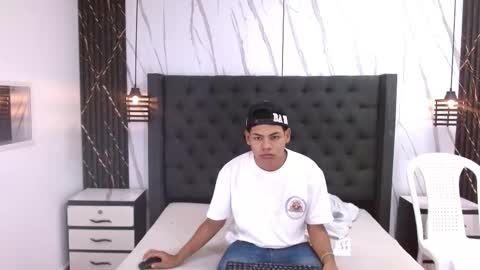 Snapshot of yordi_alpha chatting on December 5, 11:52 am Yordi online show from December 5, 11:52 am