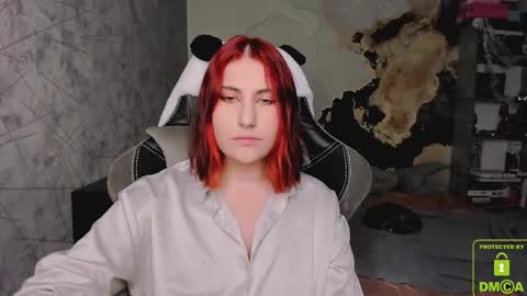 Snapshot of you_lika chatting on October 24, 3:19 pm Lika online show from October 24, 3:19 pm