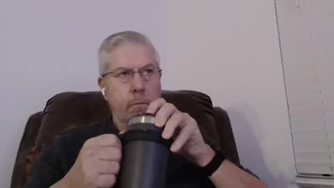 Snapshot of yougogirl_3 chatting on January 28, 1:27 pm Colorado Guy Straight online show from January 28, 1:27 pm