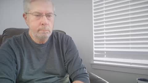 Snapshot of yougogirl_3 chatting on February 9, 6:26 pm Colorado Guy Straight online show from February 9, 6:26 pm