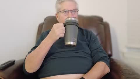 Snapshot of yougogirl_3 chatting on February 23, 1:21 pm Colorado Guy Straight online show from February 23, 1:21 pm