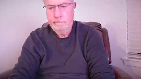 Snapshot of yougogirl_3 chatting on March 5, 11:28 am Colorado Guy Straight online show from March 5, 11:28 am