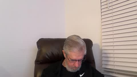 Snapshot of yougogirl_3 chatting on September 18, 7:54 am Colorado Guy Straight online show from September 18, 7:54 am