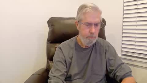 Snapshot of yougogirl_3 chatting on October 5, 11:41 am Colorado Guy Straight online show from October 5, 11:41 am