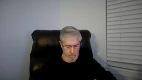 Snapshot of yougogirl_3 chatting on October 15, 4:23 am Colorado Guy Straight online show from October 15, 4:23 am