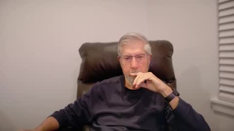 Snapshot of yougogirl_3 chatting on November 2, 12:29 pm Colorado Guy Straight online show from November 2, 12:29 pm