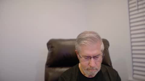 Snapshot of yougogirl_3 chatting on November 13, 2:43 am Colorado Guy Straight online show from November 13, 2:43 am