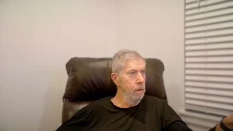 Snapshot of yougogirl_3 chatting on November 27, 1:35 pm Colorado Guy Straight online show from November 27, 1:35 pm