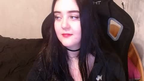 your_8a8y online show from December 3, 2:16 pm