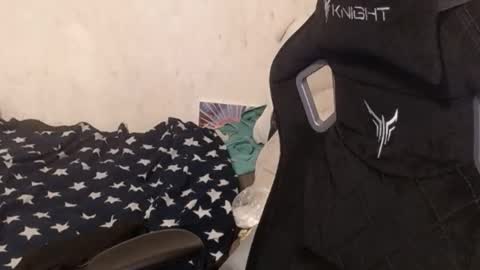 your_8a8y online show from December 11, 3:15 pm