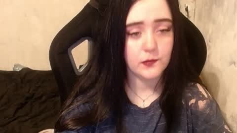 your_8a8y online show from December 23, 10:32 am