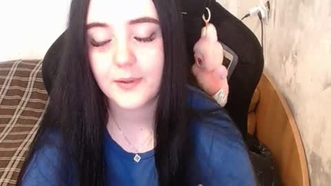 your_8a8y online show from September 9, 12:05 pm