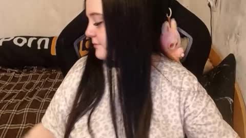 your_8a8y online show from November 4, 11:20 am