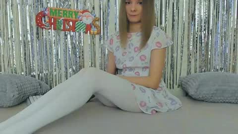 Lily online show from December 26, 5:15 am